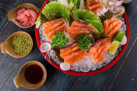 giá sashimi cá hồi